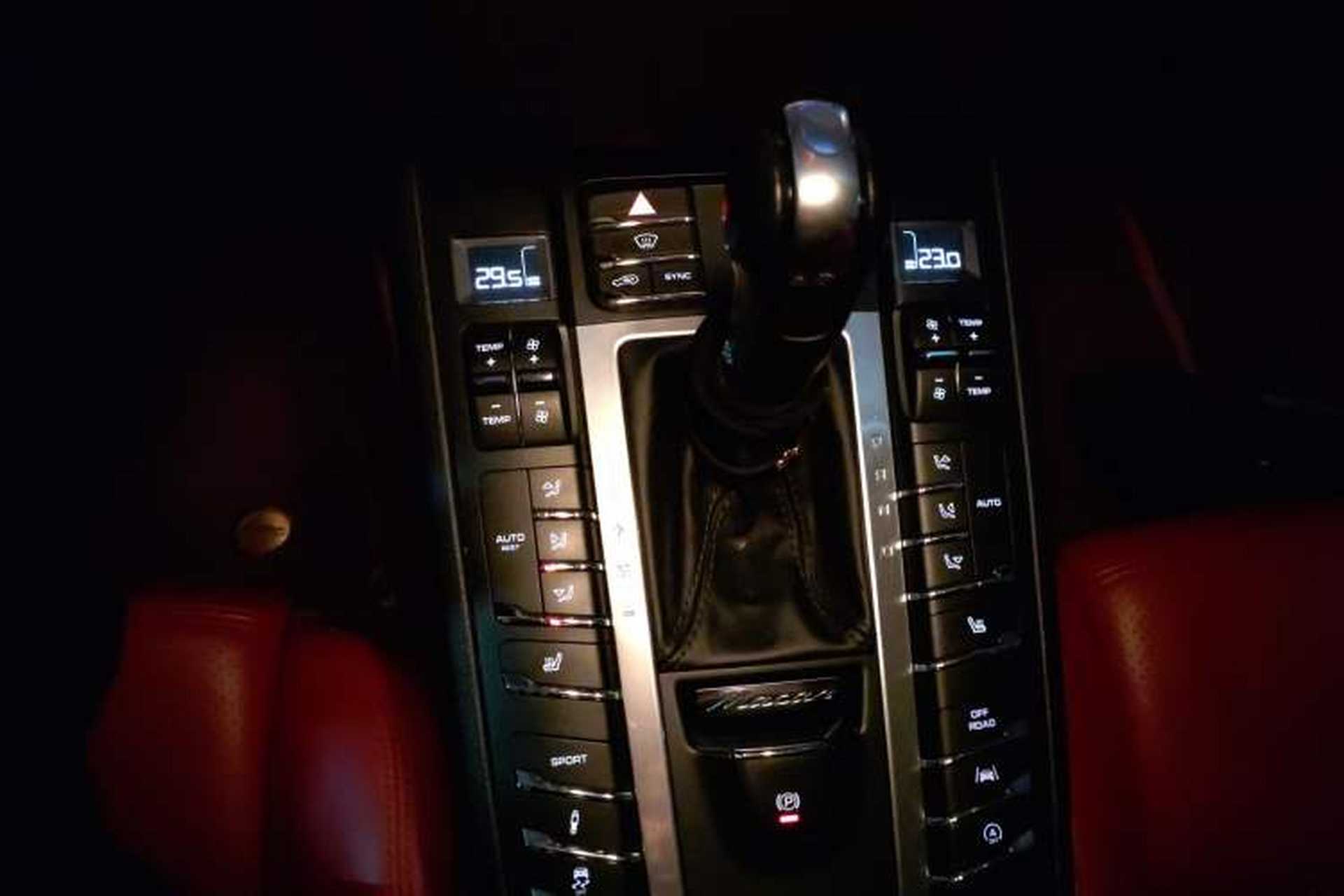 Used Porsche Macan 2017 Macan 2.0T Gear Lever