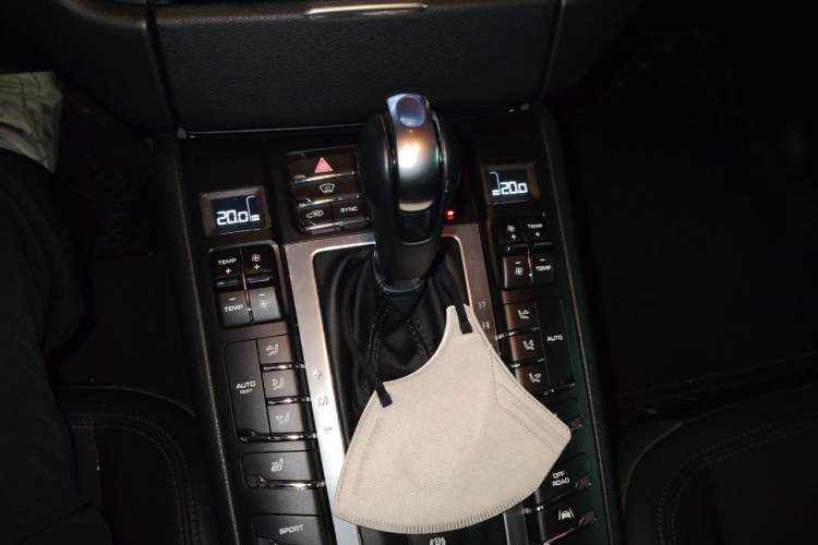 Used Porsche Macan 2017 Macan 2.0T Gear Lever