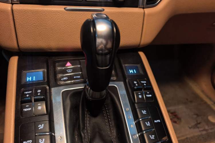 Used Porsche Macan 2017 Macan 2.0T Gear Lever