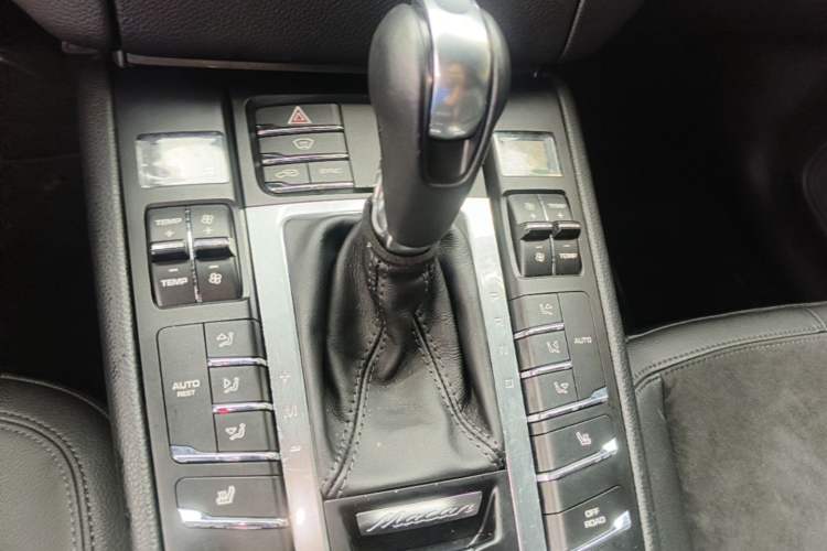 Used Porsche Macan 2017 Macan 2.0T Gear Lever