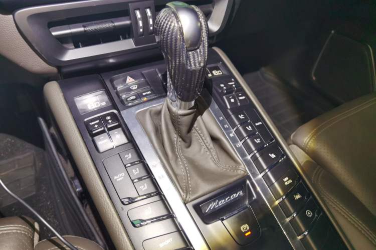 Used Porsche Macan 2017 Macan 2.0T Gear Lever