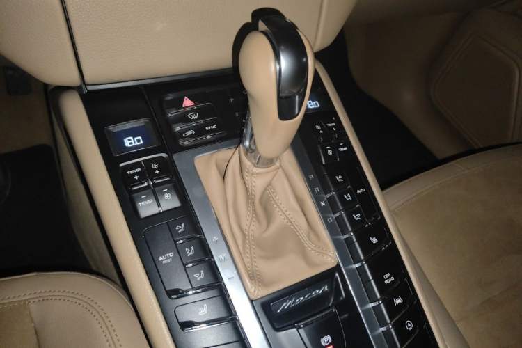 Used Porsche Macan 2017 Macan 2.0T Gear Lever