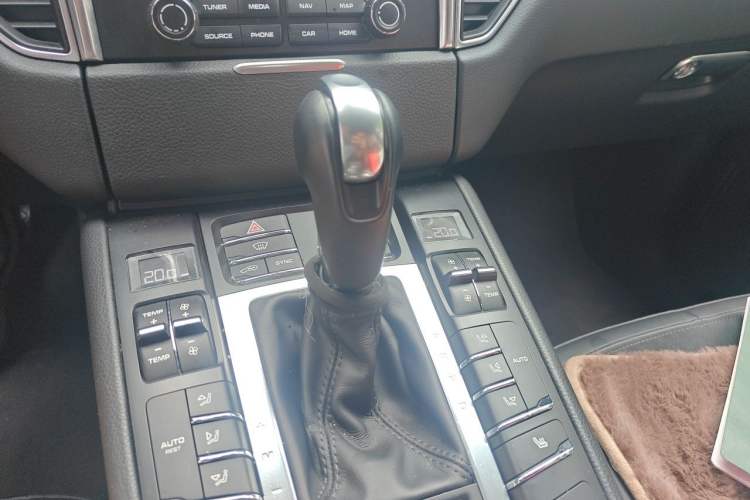 Used Porsche Macan 2017 Macan 2.0T Gear Lever