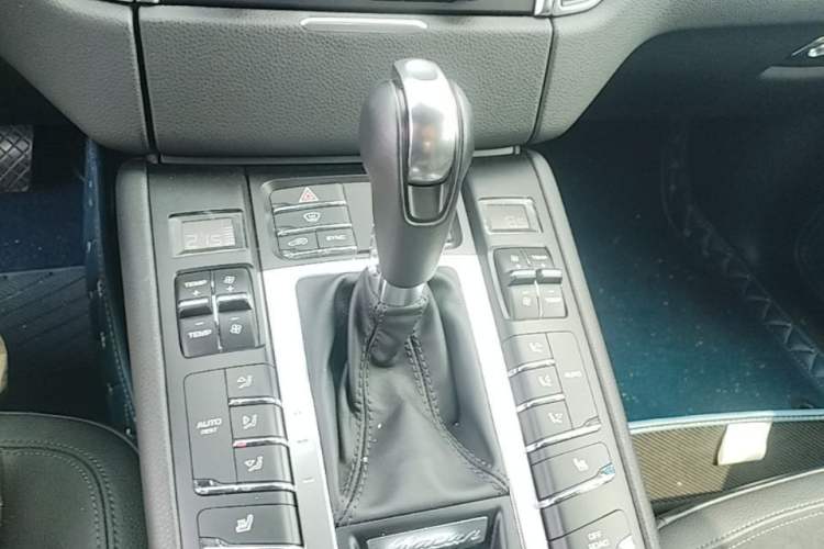 Used Porsche Macan 2017 Macan 2.0T Gear Lever