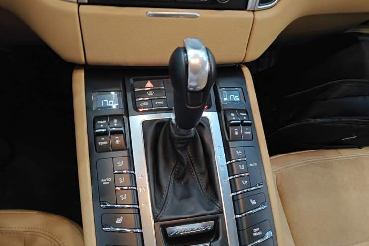Used Porsche Macan 2017 Macan S 3.0T Gear Lever