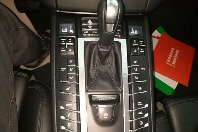 Used Porsche Macan 2017 Macan 2.0T Gear Lever