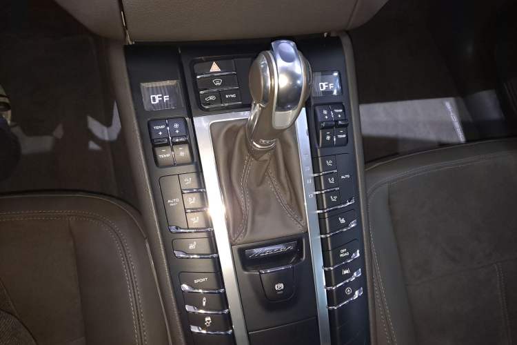 Used Porsche Macan 2017 Macan 2.0T Gear Lever
