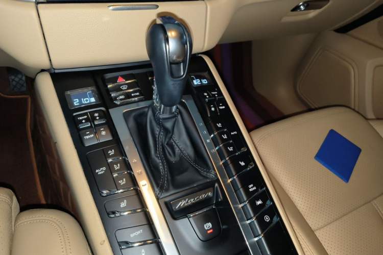 Used Porsche Macan 2017 Macan 2.0T Gear Lever