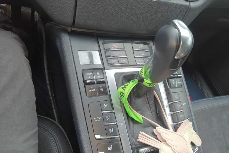 Used Porsche Macan 2017 Macan 2.0T Gear Lever