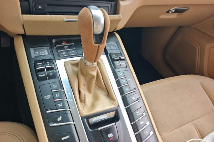 Used Porsche Macan 2017 Macan 2.0T Gear Lever