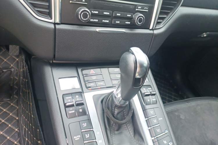 Used Porsche Macan 2017 Macan 2.0T Gear Lever