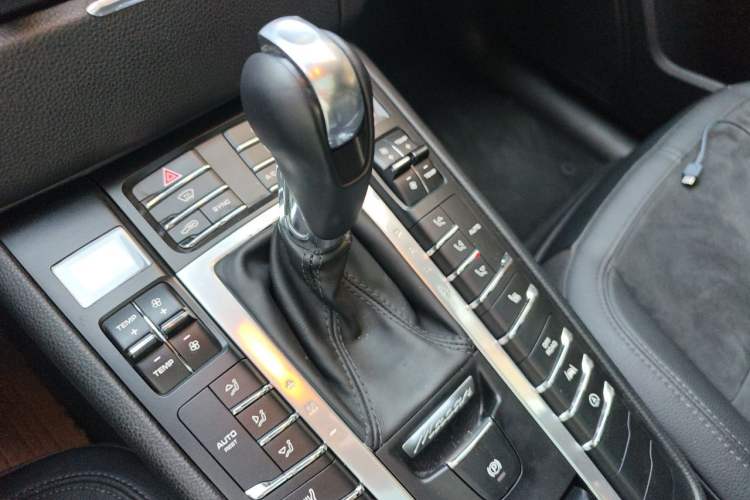 Used Porsche Macan 2017 Macan 2.0T Gear Lever
