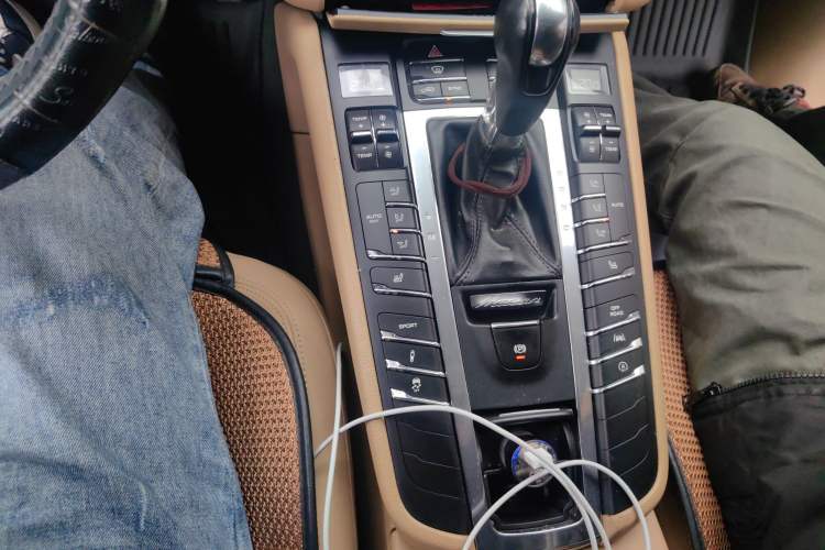 Used Porsche Macan 2017 Macan 2.0T Gear Lever