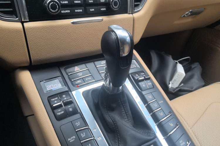 Used Porsche Macan 2017 Macan 2.0T Gear Lever