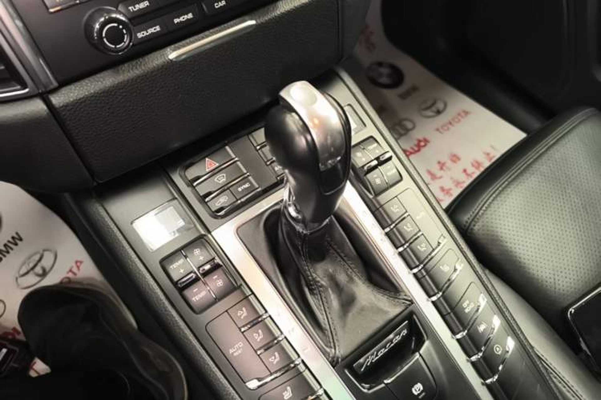 Used Porsche Macan 2017 Macan 2.0T Gear Lever