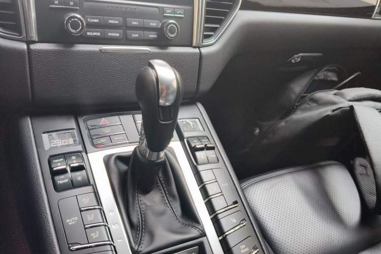 Used Porsche Macan 2017 Macan 2.0T Gear Lever