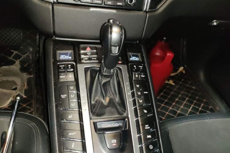 Used Porsche Macan 2017 Macan 2.0T Gear Lever