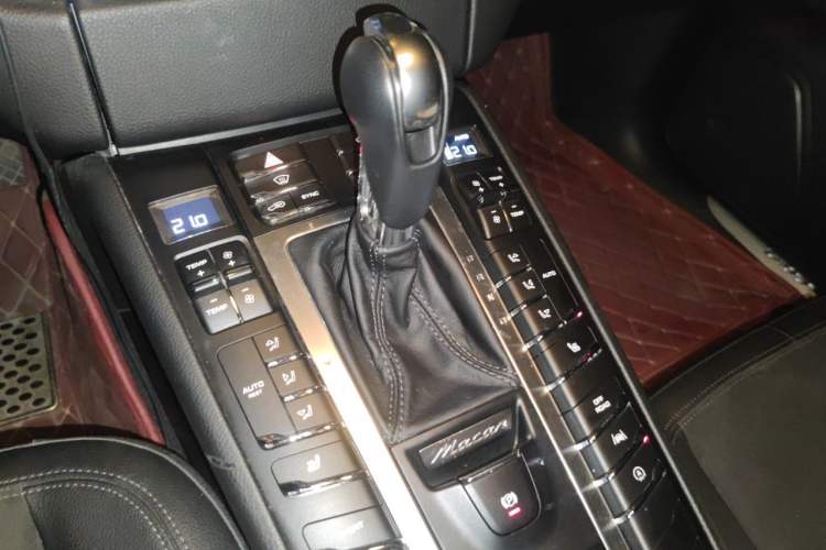 Used Porsche Macan 2017 Macan 2.0T Gear Lever
