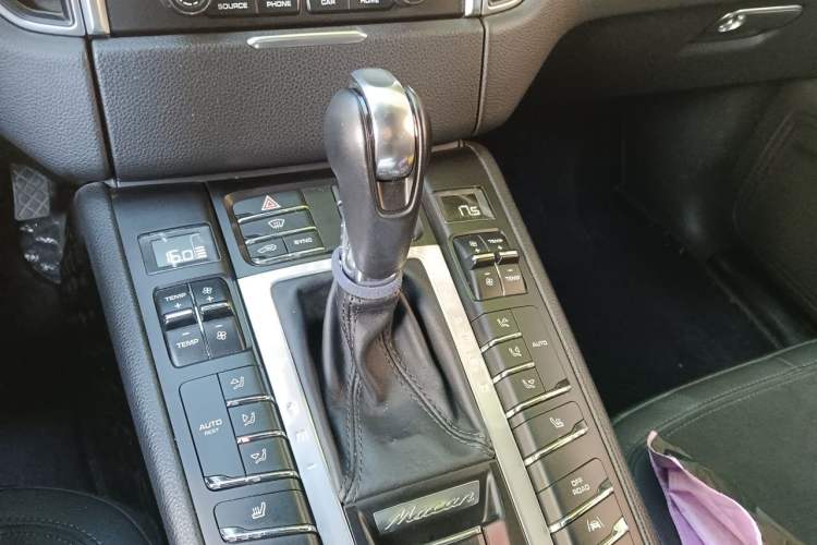 Used Porsche Macan 2017 Macan 2.0T Gear Lever
