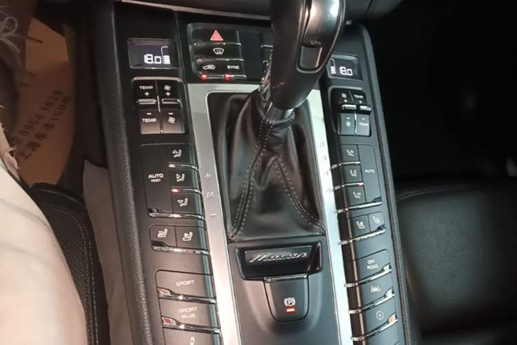 Used Porsche Macan 2017 Macan Turbo 3.6T Gear Lever