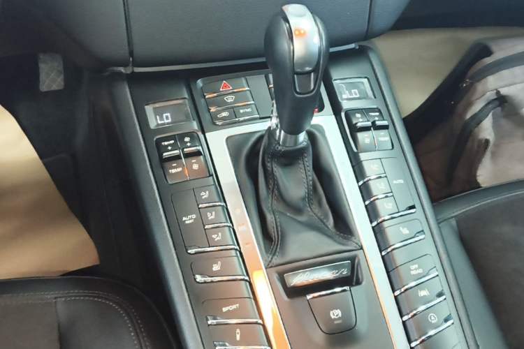 Used Porsche Macan 2017 Macan 2.0T Gear Lever