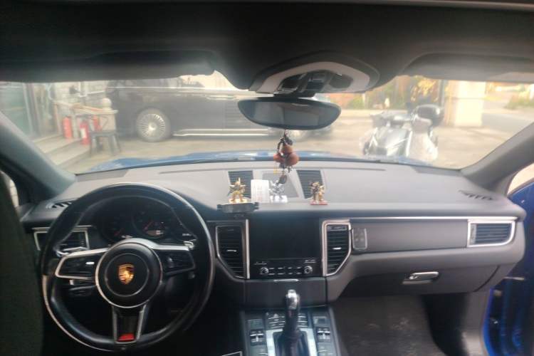 Used Porsche Macan 2017 Macan 2.0T Headliner