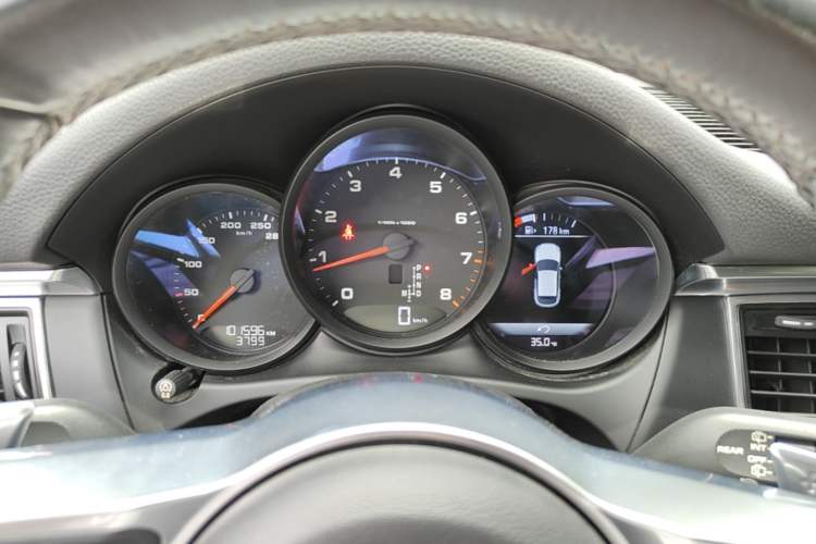 Used Porsche Macan 2017 Macan 2.0T Instrument Cluster