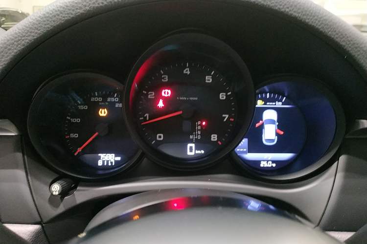 Used Porsche Macan 2017 Macan 2.0T Instrument Cluster
