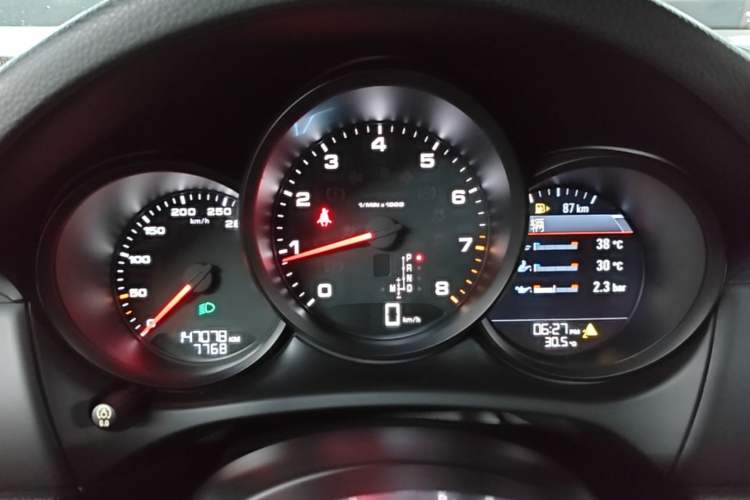 Used Porsche Macan 2017 Macan 2.0T Instrument Cluster