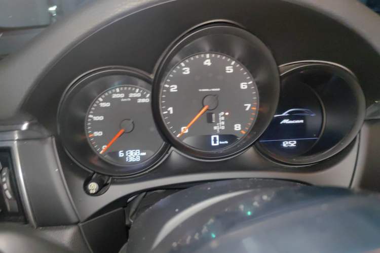 Used Porsche Macan 2017 Macan 2.0T Instrument Cluster