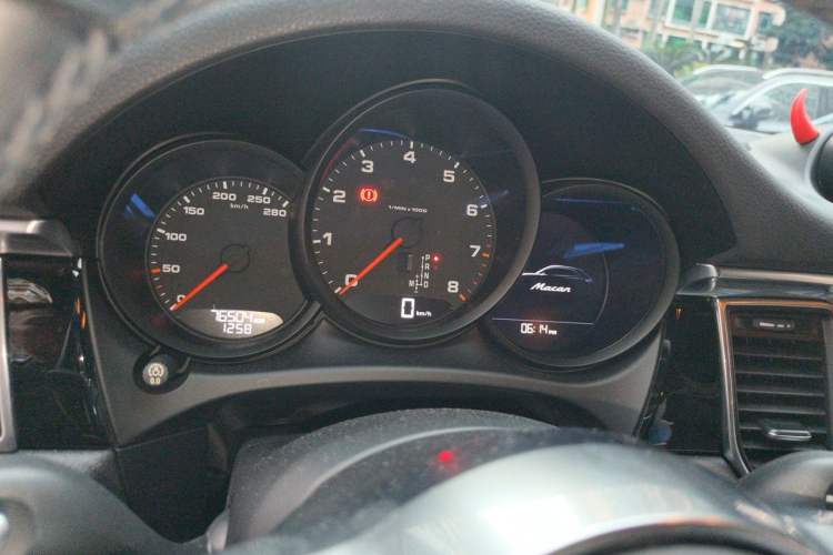 Used Porsche Macan 2017 Macan 2.0T Instrument Cluster
