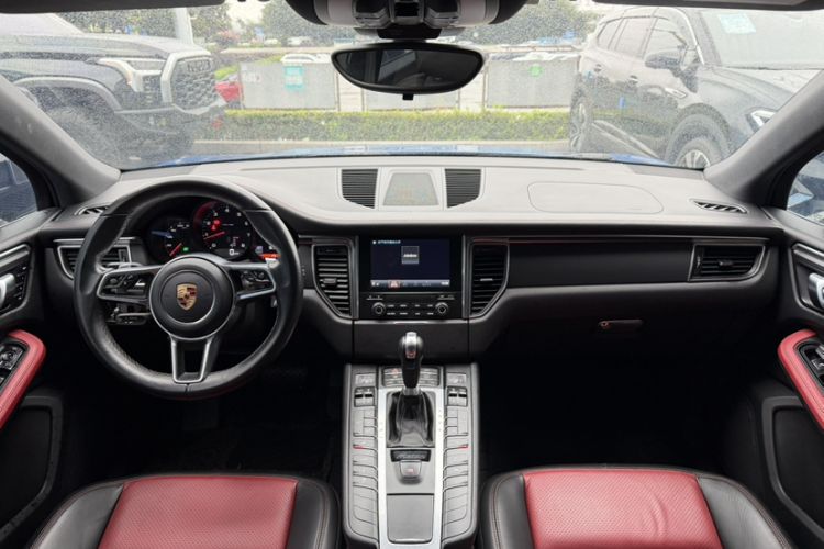 Used Porsche Macan 2017 Macan 2.0T Interior 1