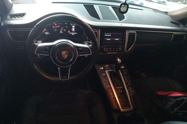 Used Porsche Macan 2017 Macan 2.0T Interior 2