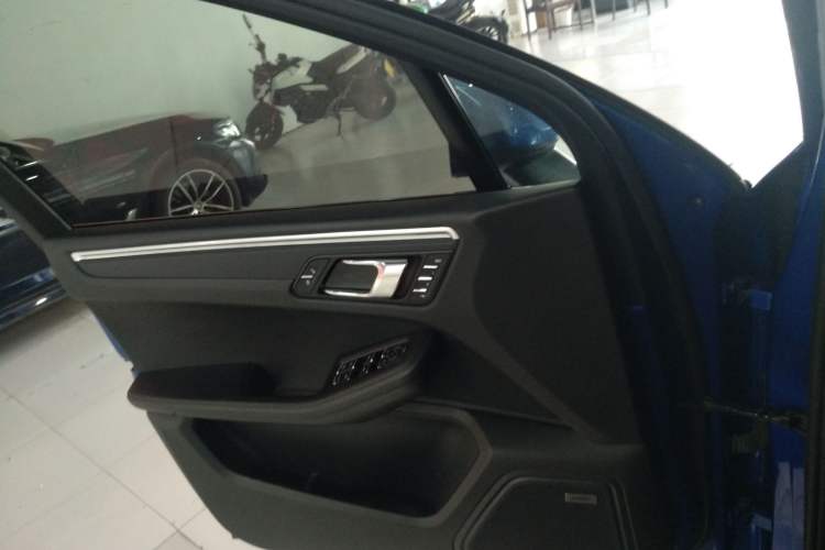 Used Porsche Macan 2017 Macan 2.0T Interior 7