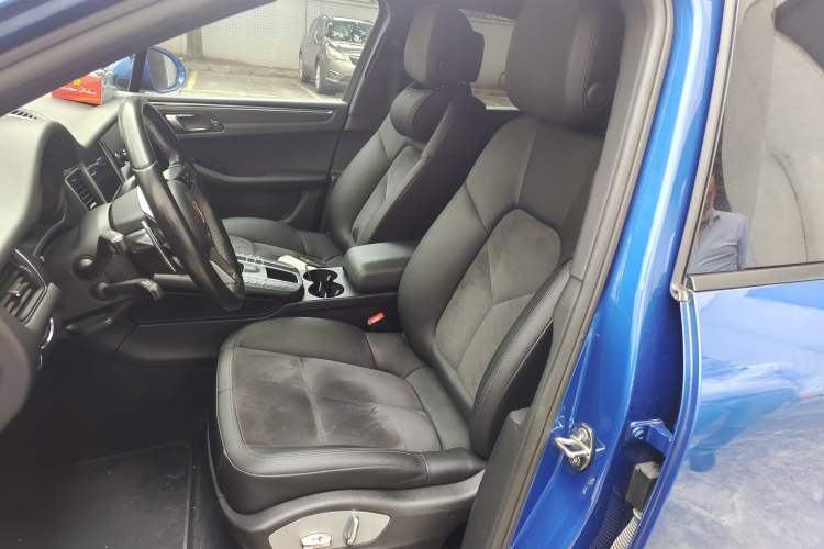 Used Porsche Macan 2017 Macan 2.0T Left Front Seat
