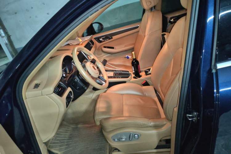 Used Porsche Macan 2017 Macan 2.0T Left Front Seat