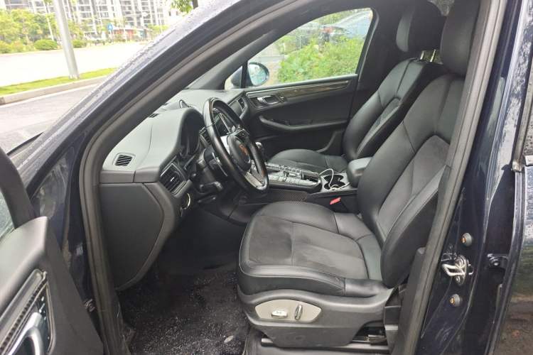 Used Porsche Macan 2017 Macan 2.0T Left Front Seat