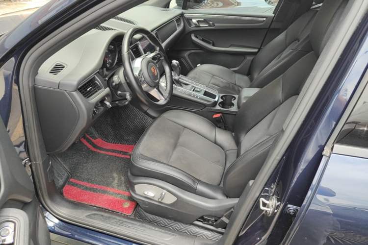 Used Porsche Macan 2017 Macan 2.0T Left Front Seat