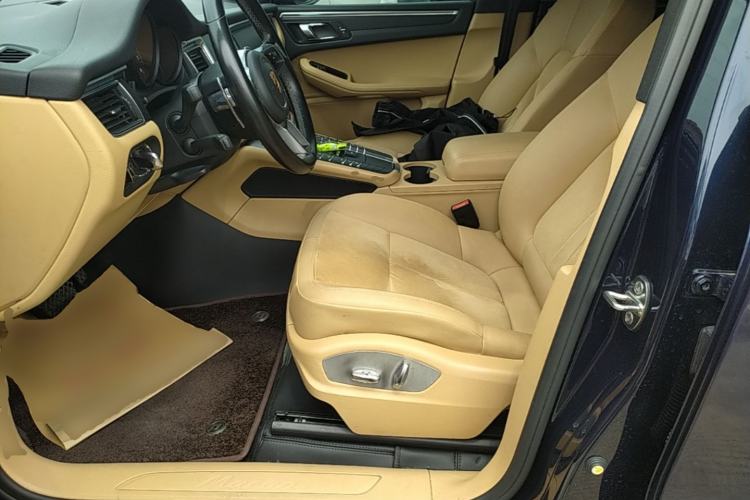 Used Porsche Macan 2017 Macan 2.0T Left Front Seat