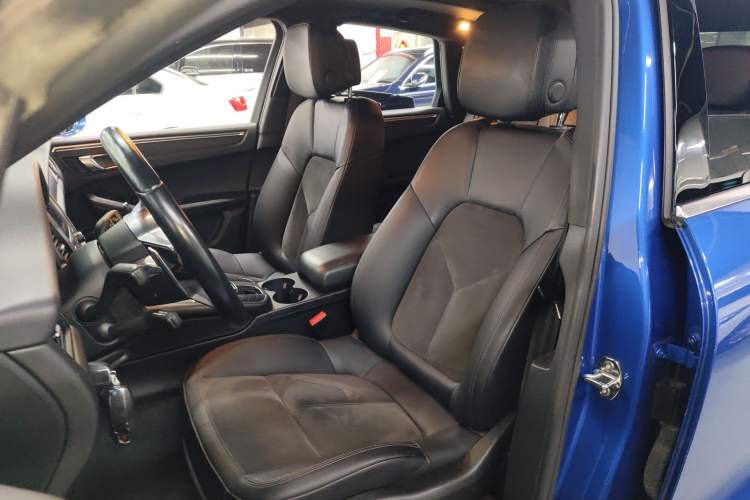 Used Porsche Macan 2017 Macan 2.0T Left Front Seat