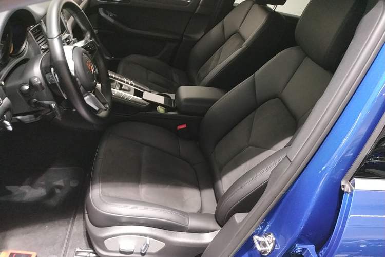 Used Porsche Macan 2017 Macan 2.0T Left Front Seat