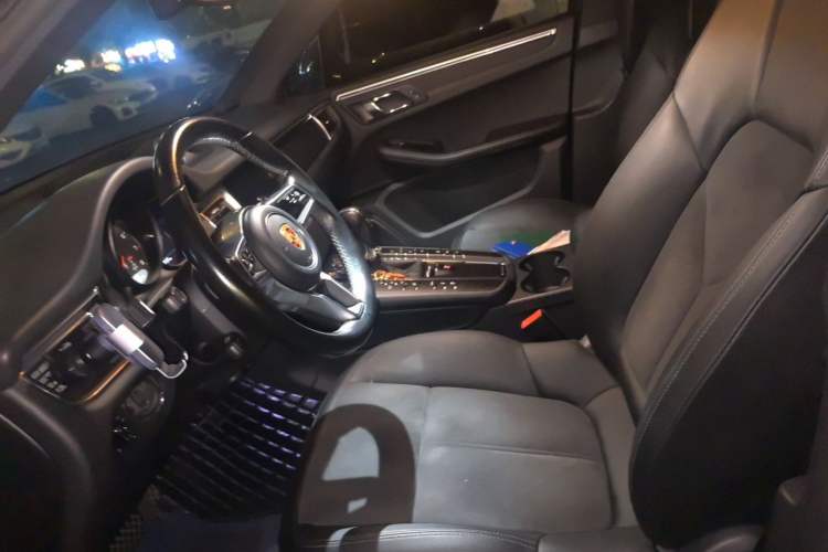 Used Porsche Macan 2017 Macan 2.0T Left Front Seat