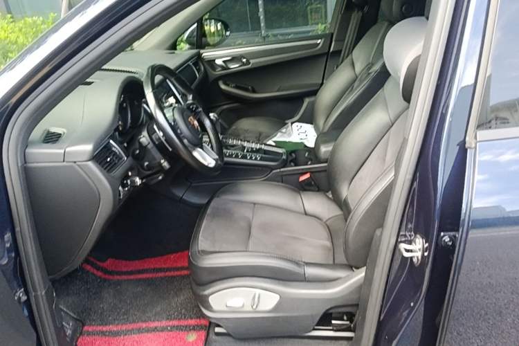 Used Porsche Macan 2017 Macan 2.0T Left Front Seat