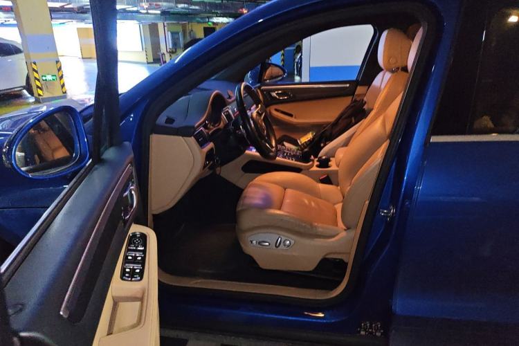 Used Porsche Macan 2017 Macan 2.0T Left Front Seat