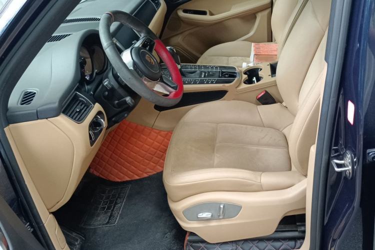 Used Porsche Macan 2017 Macan 2.0T Left Front Seat