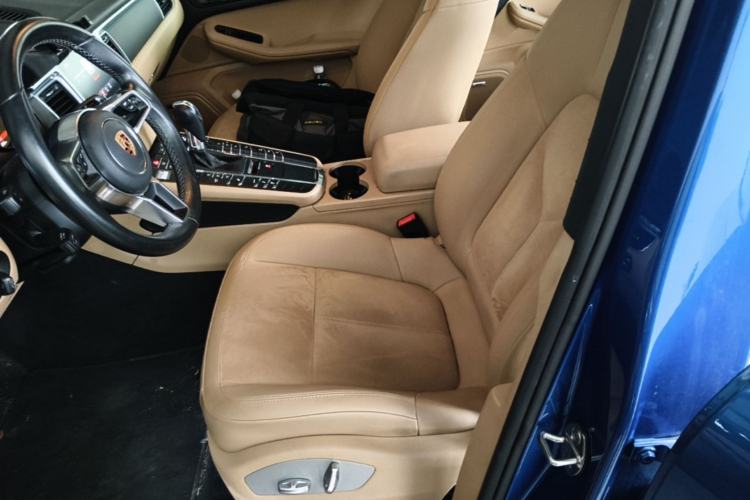 Used Porsche Macan 2017 Macan 2.0T Left Front Seat