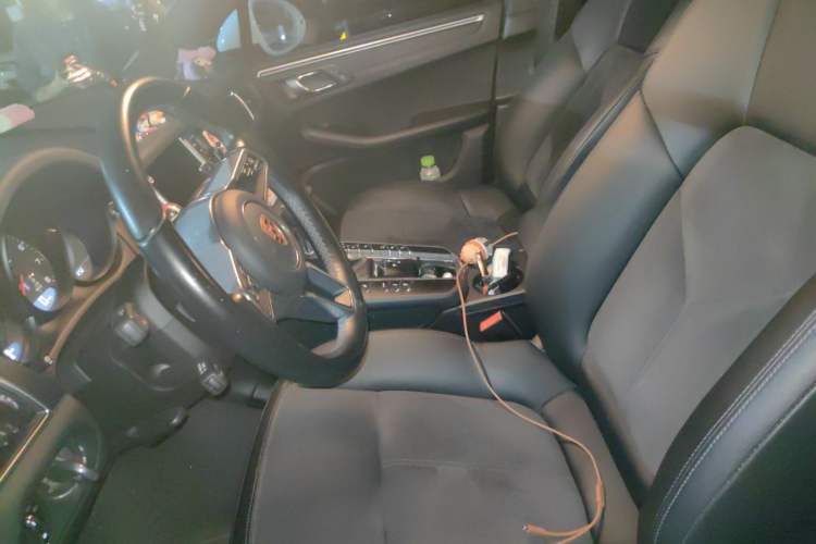 Used Porsche Macan 2017 Macan 2.0T Left Front Seat