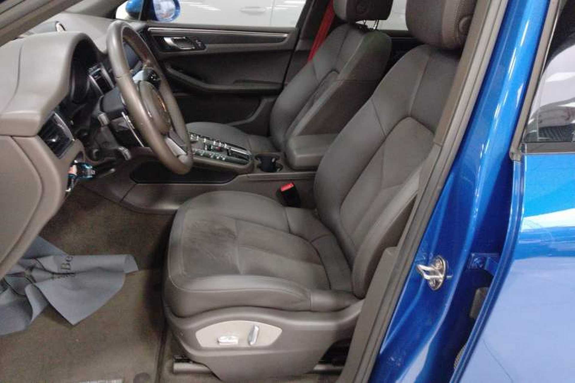 Used Porsche Macan 2017 Macan 2.0T Left Front Seat
