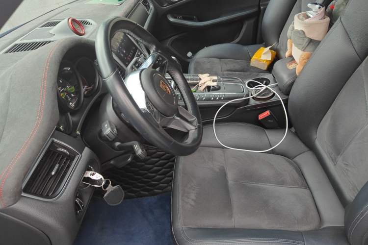 Used Porsche Macan 2017 Macan 2.0T Left Front Seat