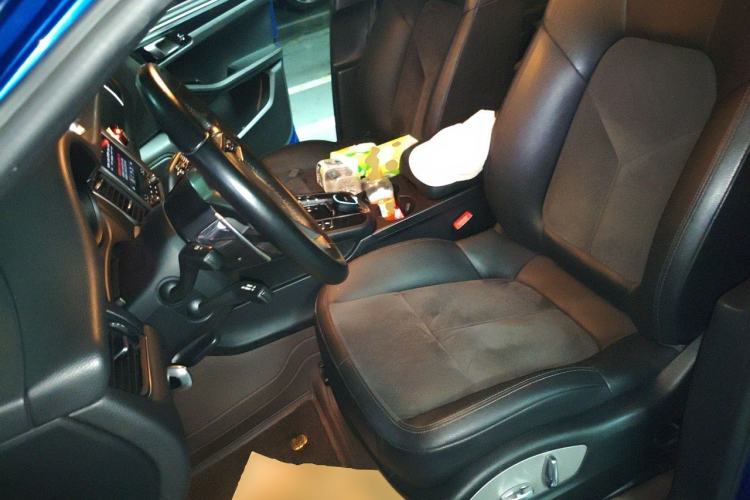 Used Porsche Macan 2017 Macan 2.0T Left Front Seat